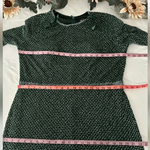 NEW! MAC DUGGAL FULLY BEADED GREEN GOWN. SZ 16 - Picture 4 of 9